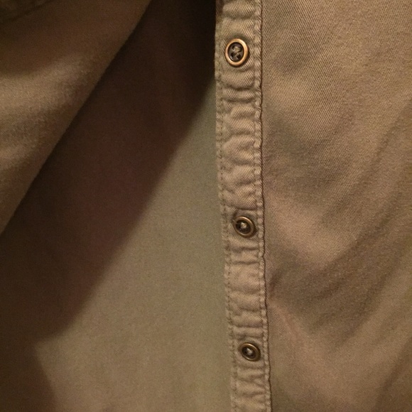 Mossimo Button up - Picture 5 of 7